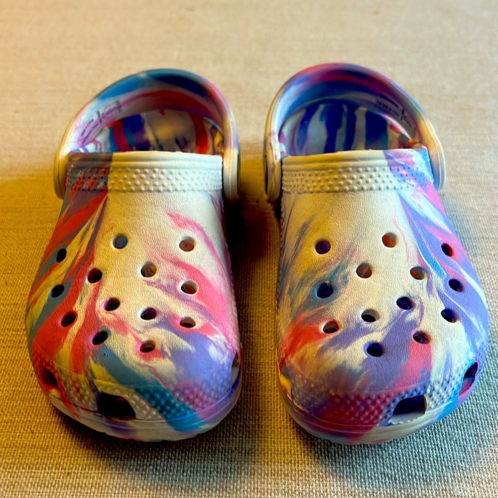 Marbled Crocs